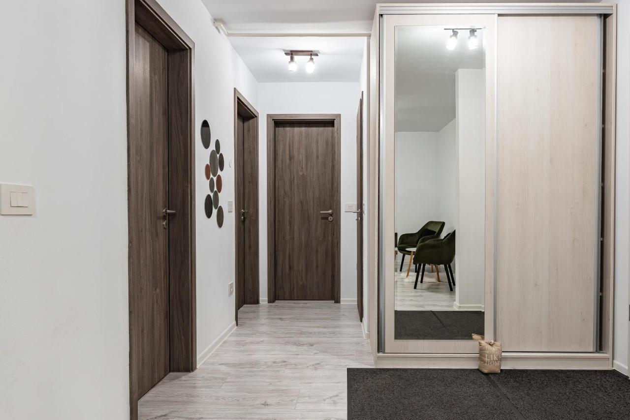Green Apartment Coresi Braşov Buitenkant foto