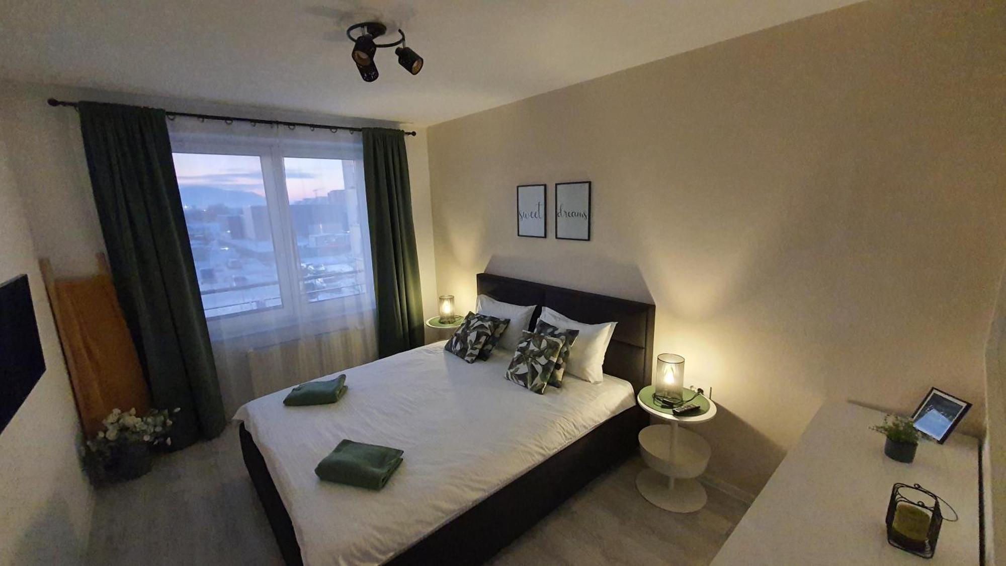 Green Apartment Coresi Braşov Buitenkant foto